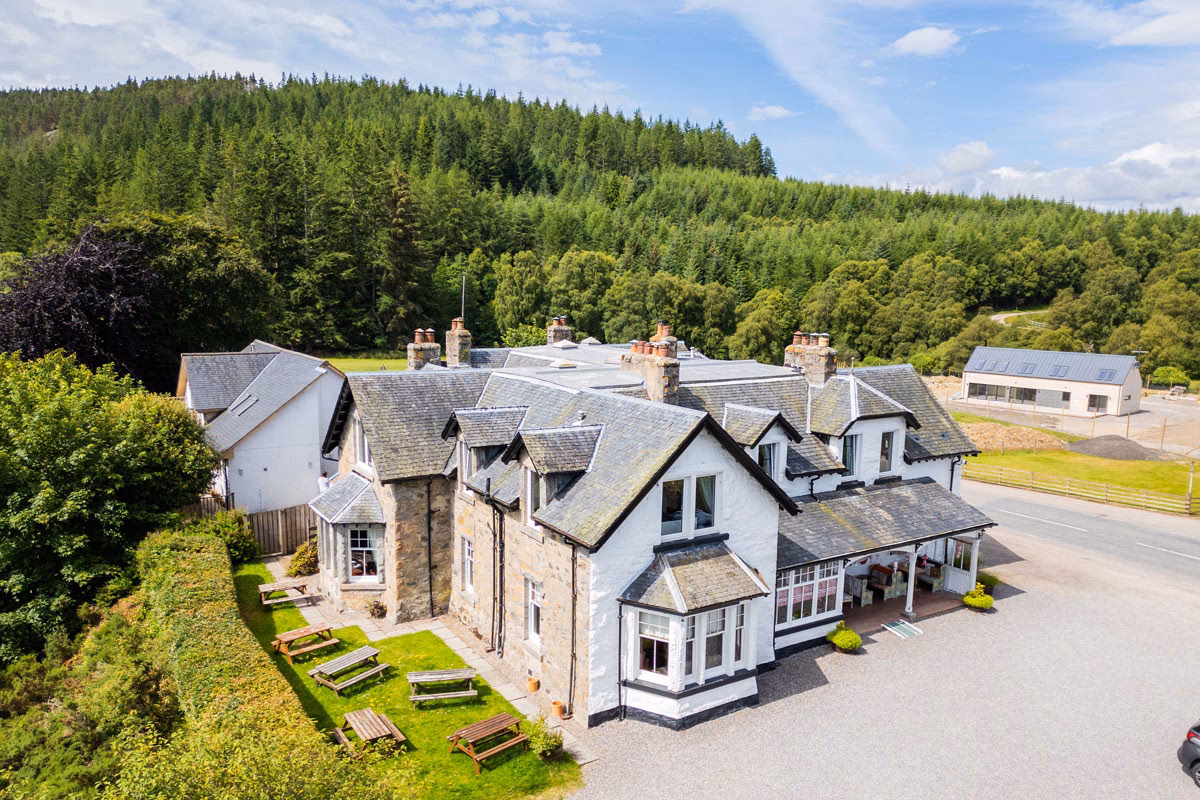 How do I book a table at the Whitebridge Hotel?