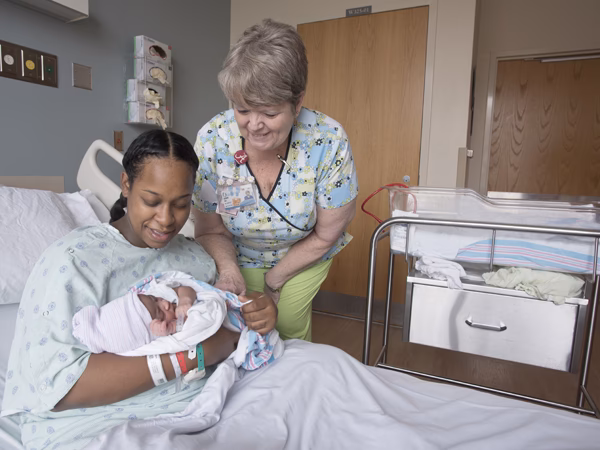 Do hospitals keep mothers and babies in the same room?