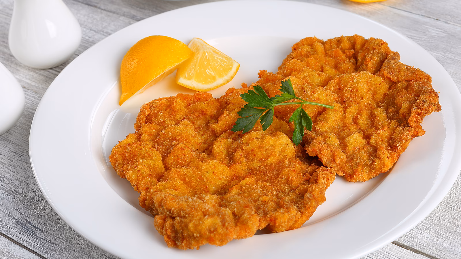 Wie schneidet man Wiener Schnitzel?