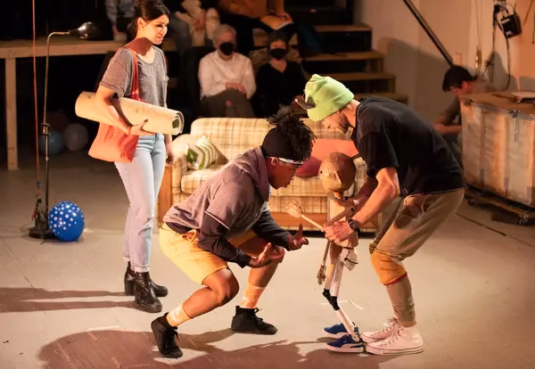 How do you know if a wolf is giving birth?